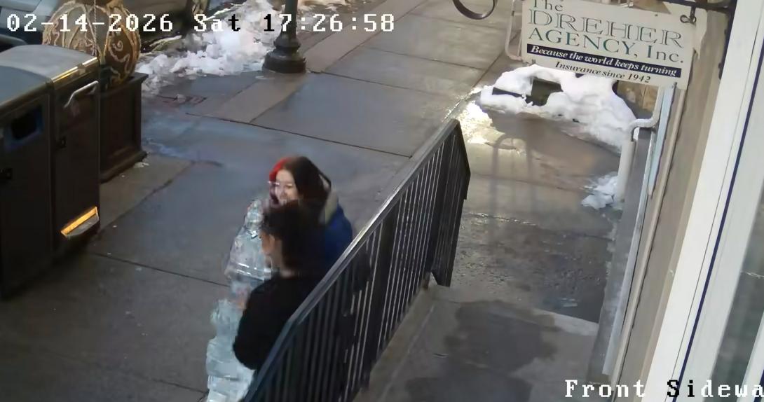 breaking ice sculpture